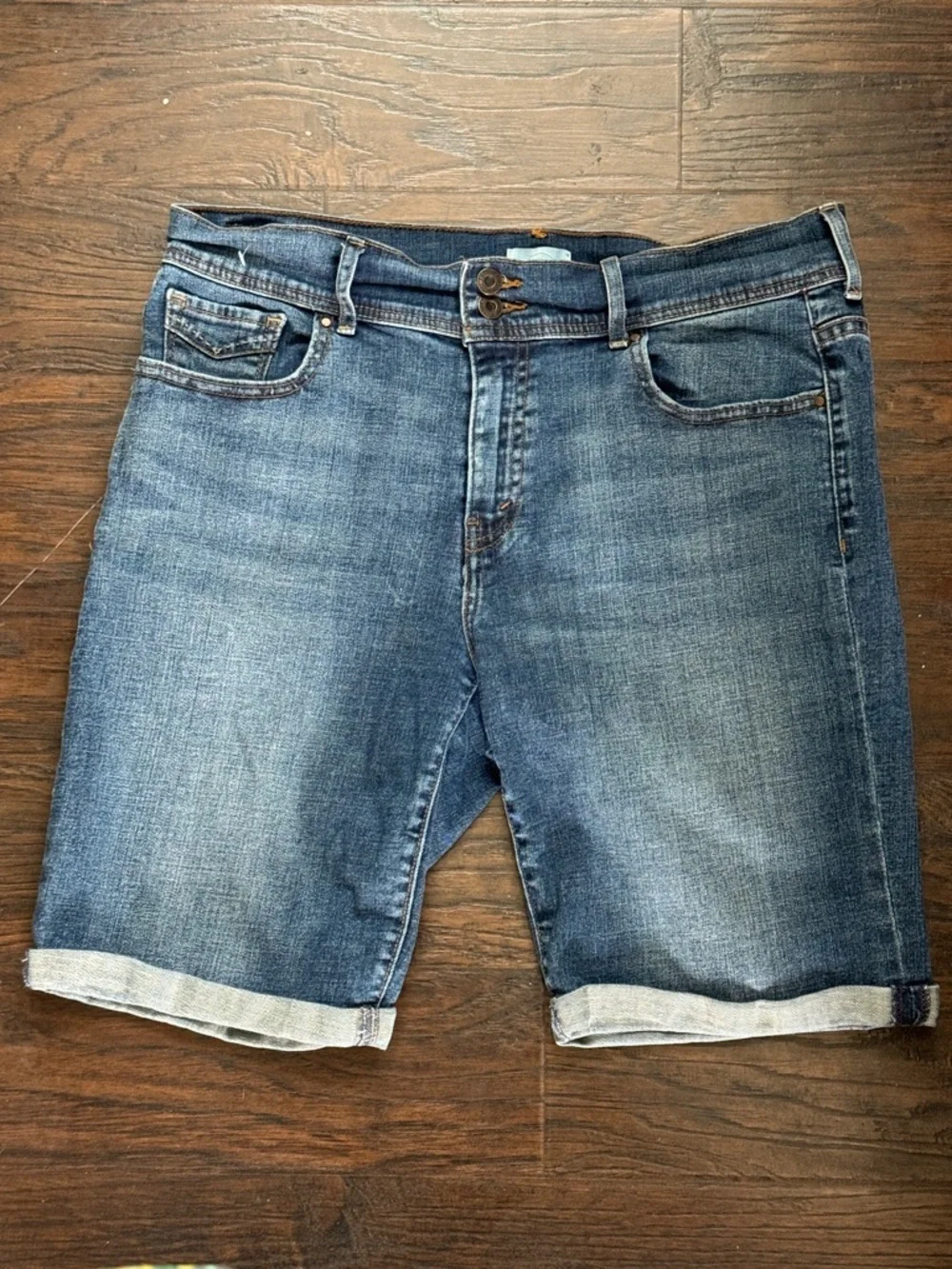 Levi's Women's Denim Bermudas - Dark Blue Wash - Picture 3 of 8